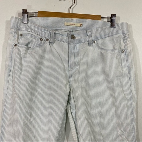 3 for $20 🌟Levi’s Pinstripe White and Blue Boyfriend Jeans - Picture 4 of 9